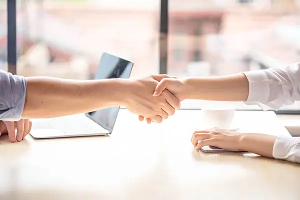 电脑放什么都有杂音